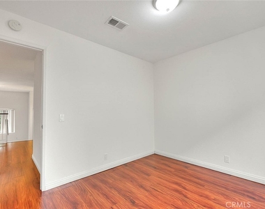 319 N Lincoln Apt A - Photo Thumbnail 14