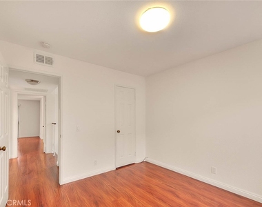 319 N Lincoln Apt A - Photo Thumbnail 8