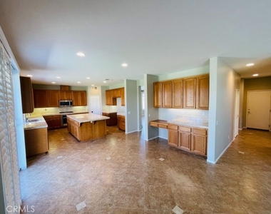 29720 Rossiter Road - Photo Thumbnail 17