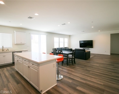 31516 Buckeye Way - Photo Thumbnail 4