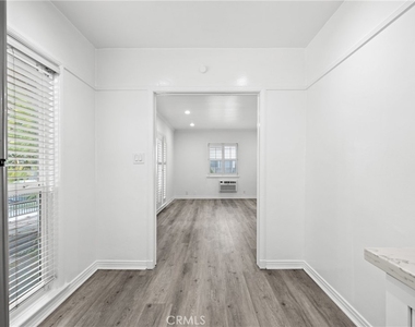 825 N Alfred Street - Photo Thumbnail 9