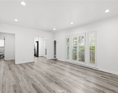 825 N Alfred Street - Photo Thumbnail 1