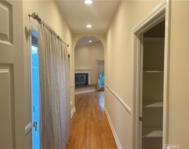 14320 Hortense Street - Photo Thumbnail 8
