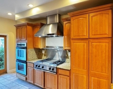 14320 Hortense Street - Photo Thumbnail 3