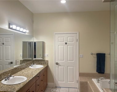 14320 Hortense Street - Photo Thumbnail 11