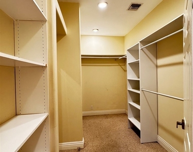 14320 Hortense Street - Photo Thumbnail 13