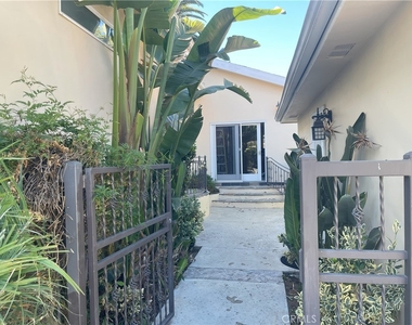 14320 Hortense Street - Photo Thumbnail 19