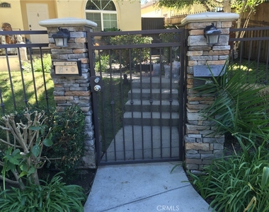 14320 Hortense Street - Photo Thumbnail 21