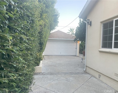 14320 Hortense Street - Photo Thumbnail 18