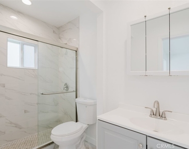 18308 Gresham Street - Photo Thumbnail 25