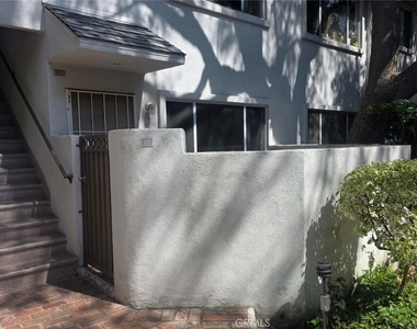 18601 Collins Street - Photo Thumbnail 1
