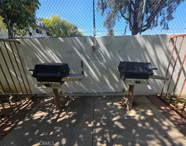 18601 Collins Street - Photo Thumbnail 16