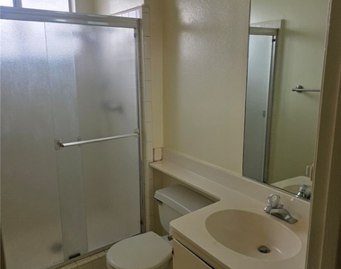 18601 Collins Street - Photo Thumbnail 14