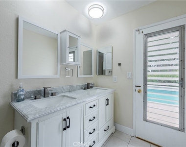 24221 Hatteras Street - Photo Thumbnail 37