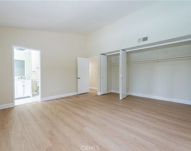 24221 Hatteras Street - Photo Thumbnail 26
