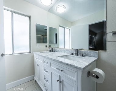 24221 Hatteras Street - Photo Thumbnail 28