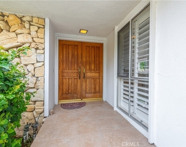 24221 Hatteras Street - Photo Thumbnail 4