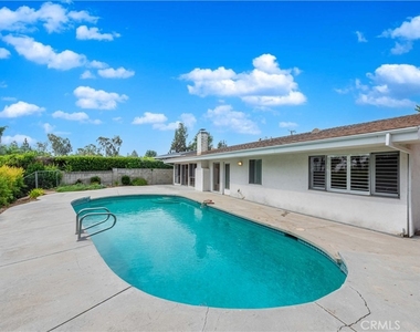 24221 Hatteras Street - Photo Thumbnail 43