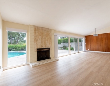 24221 Hatteras Street - Photo Thumbnail 9