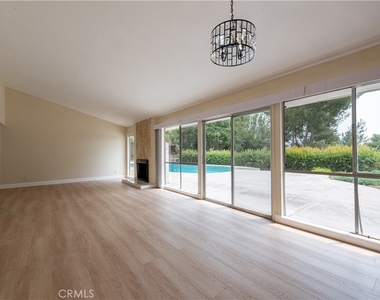 24221 Hatteras Street - Photo Thumbnail 8