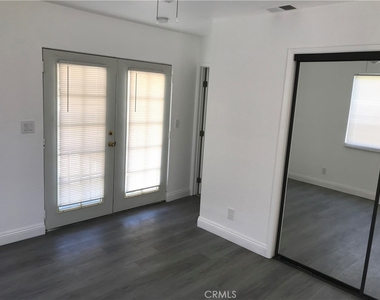 6511 W 87th Place - Photo Thumbnail 12