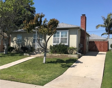 6511 W 87th Place - Photo Thumbnail 1