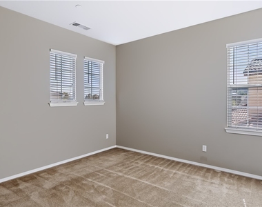 29669 Eastbank - Photo Thumbnail 33