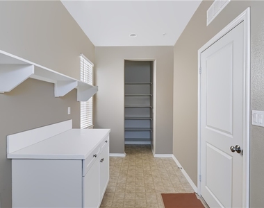 29669 Eastbank - Photo Thumbnail 11