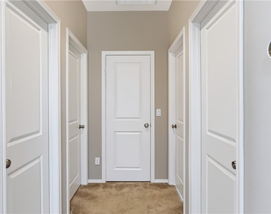 29669 Eastbank - Photo Thumbnail 28