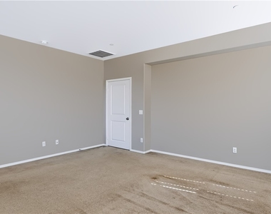 29669 Eastbank - Photo Thumbnail 18