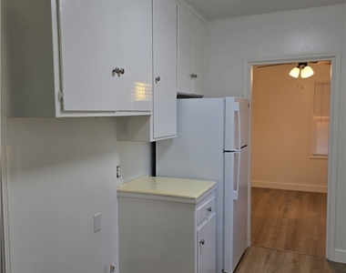 5724 California - Photo Thumbnail 4