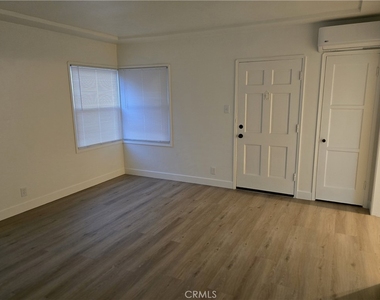 5724 California - Photo Thumbnail 9