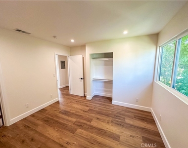 2927 S Redondo Boulevard - Photo Thumbnail 2