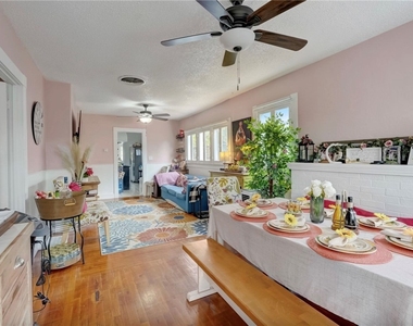 817 1/2 E Palmyra Avenue - Photo Thumbnail 3