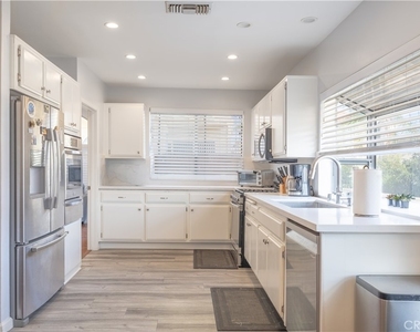 14526 Yukon Avenue - Photo Thumbnail 12
