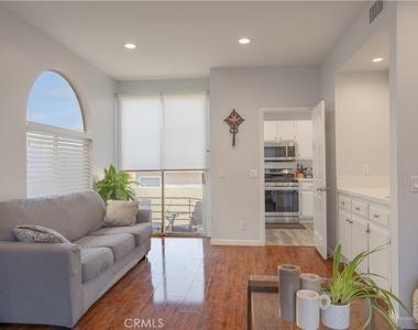 14526 Yukon Avenue - Photo Thumbnail 4