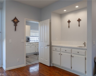14526 Yukon Avenue - Photo Thumbnail 6