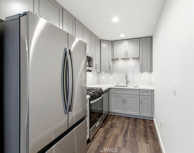 1703 Delaware Street - Photo Thumbnail 6