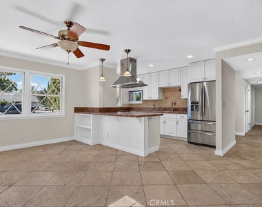 2310 E Monroe - Photo Thumbnail 8