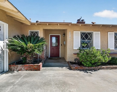 2310 E Monroe - Photo Thumbnail 2