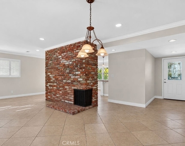2310 E Monroe - Photo Thumbnail 5