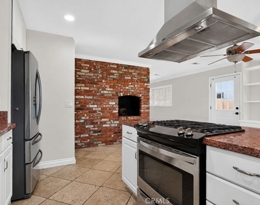2310 E Monroe - Photo Thumbnail 12