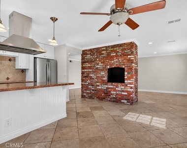 2310 E Monroe - Photo Thumbnail 10