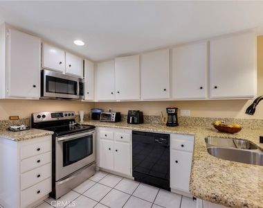 6646 Vista Loma - Photo Thumbnail 17