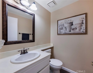 6646 Vista Loma - Photo Thumbnail 25