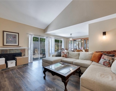 6646 Vista Loma - Photo Thumbnail 10