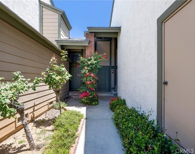 6646 Vista Loma - Photo Thumbnail 5