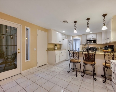 6646 Vista Loma - Photo Thumbnail 12