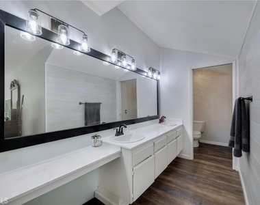 6646 Vista Loma - Photo Thumbnail 26