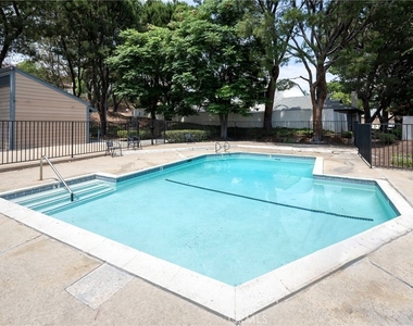 6646 Vista Loma - Photo Thumbnail 2